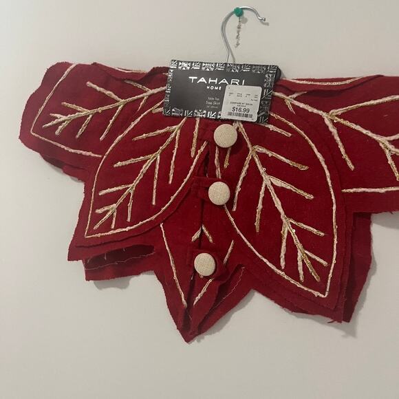 NEW Tahari Home Red Leaf Christmas Tree Skirt - Picture 2 of 6